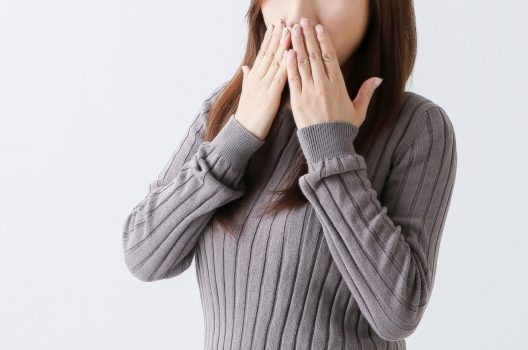 アシナガバチが益虫といわれる理由とは?駆除や対策についても